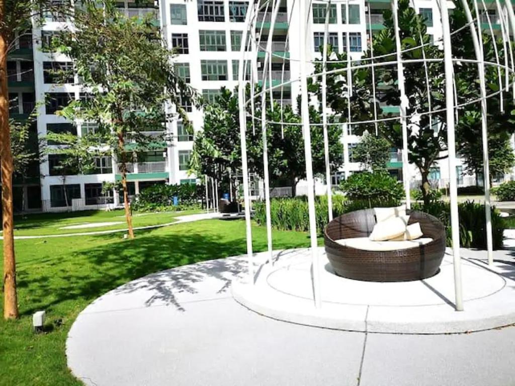 Homenest Jb City Poolview Suite By Cozy Home Johor Bahru Exterior photo